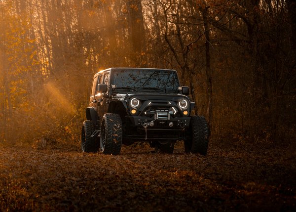 Quels sont les avantages des systèmes de suspension adaptative pour les véhicules tout-terrain ?